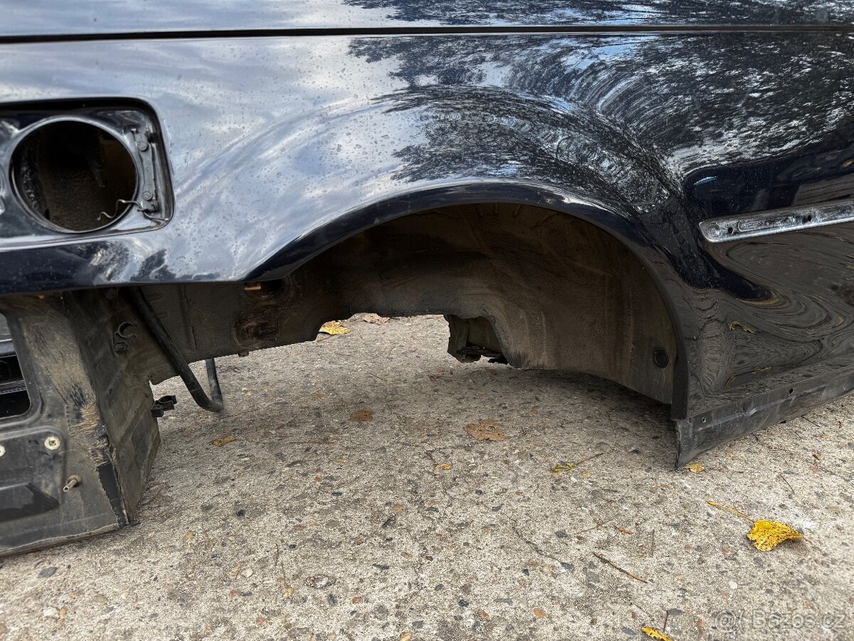 BMW E46 M3 Boky / lemy / bočnice 2/4 - 3