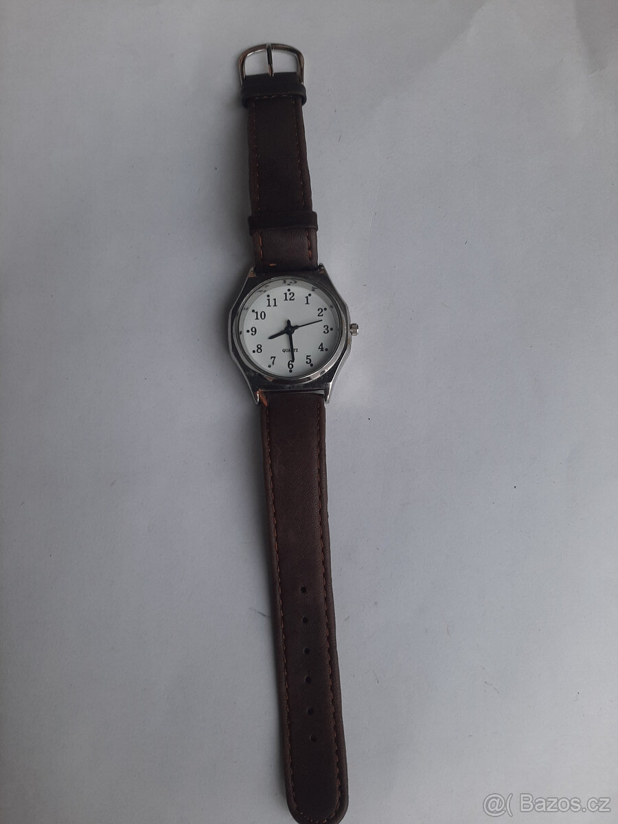 Hodinky více modelů náramkové. - 3
