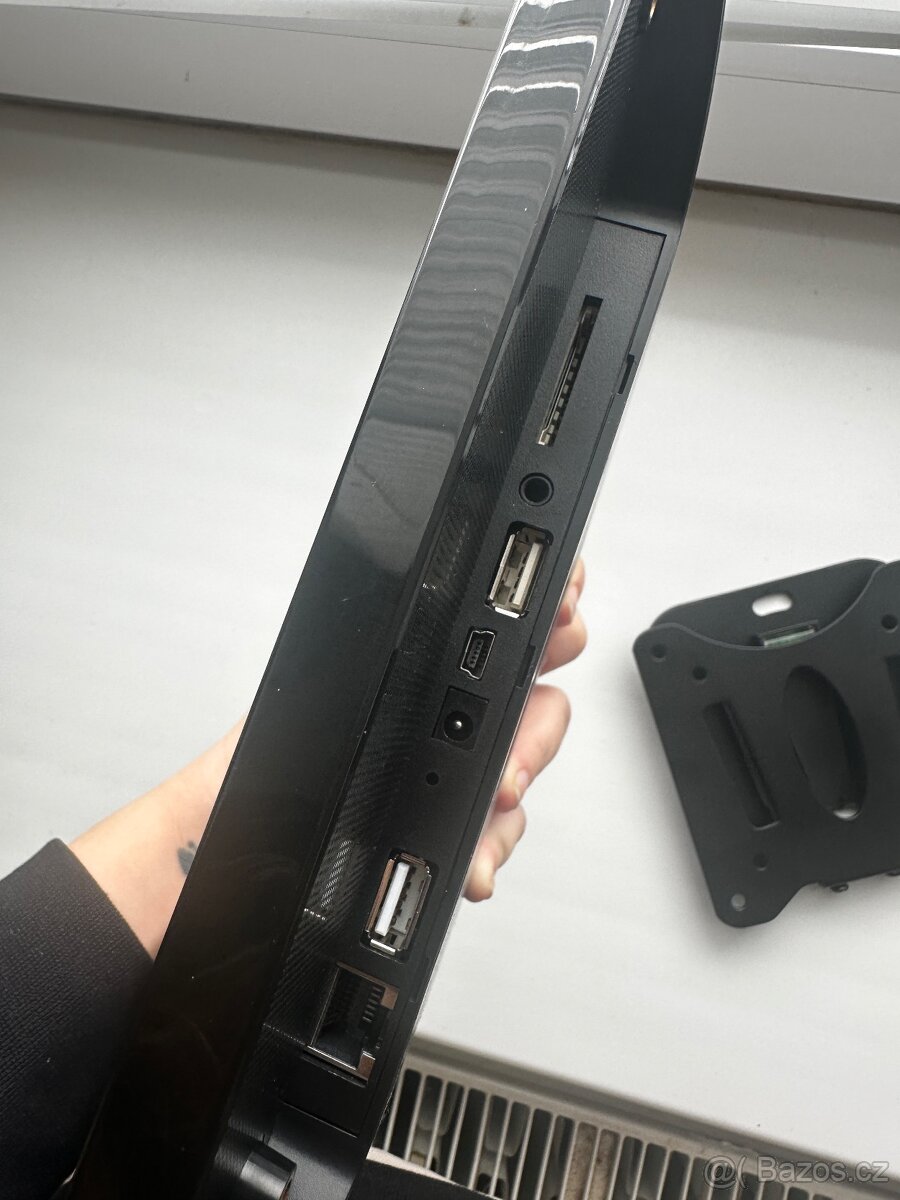 PoE Tablet 11" + držák na zeď - 3