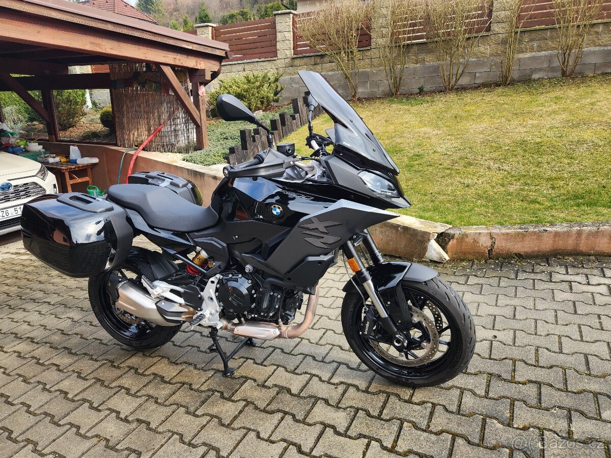 BMW f900XR - 3