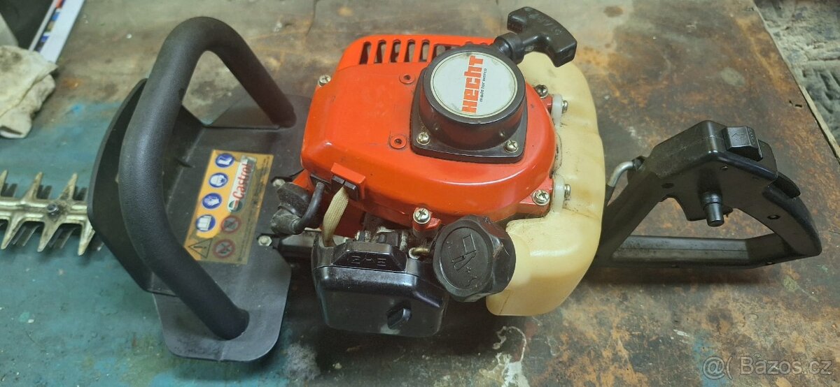 Plotostřih motorový benzínový HECHT - 3