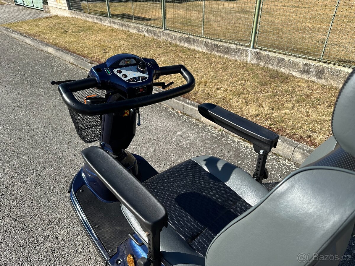 Elektrický tříkolový skútr pro seniory CTM - 3