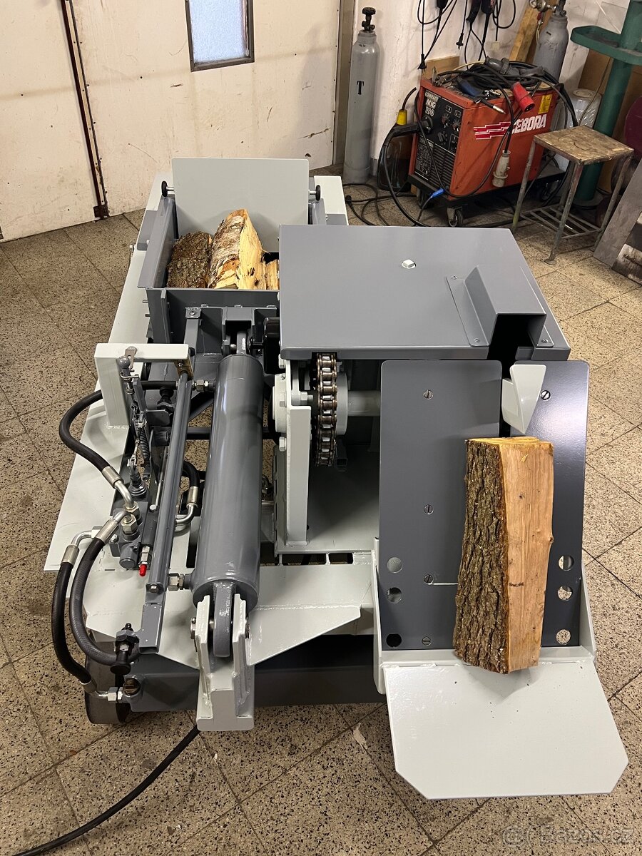 Polo automatická kombinovaná štípačka na dřevo - 3