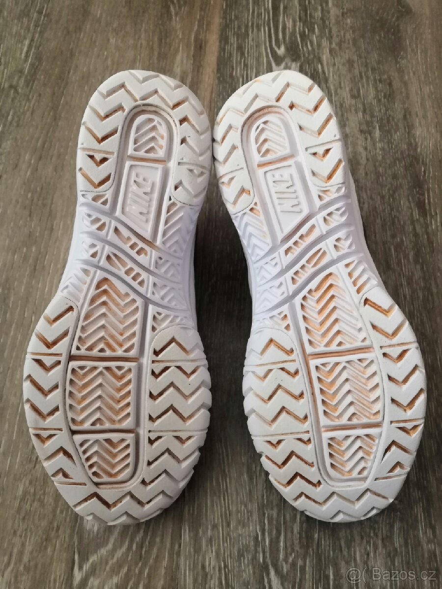Dámská tenisová obuv Nike vel. 38,5 - 3