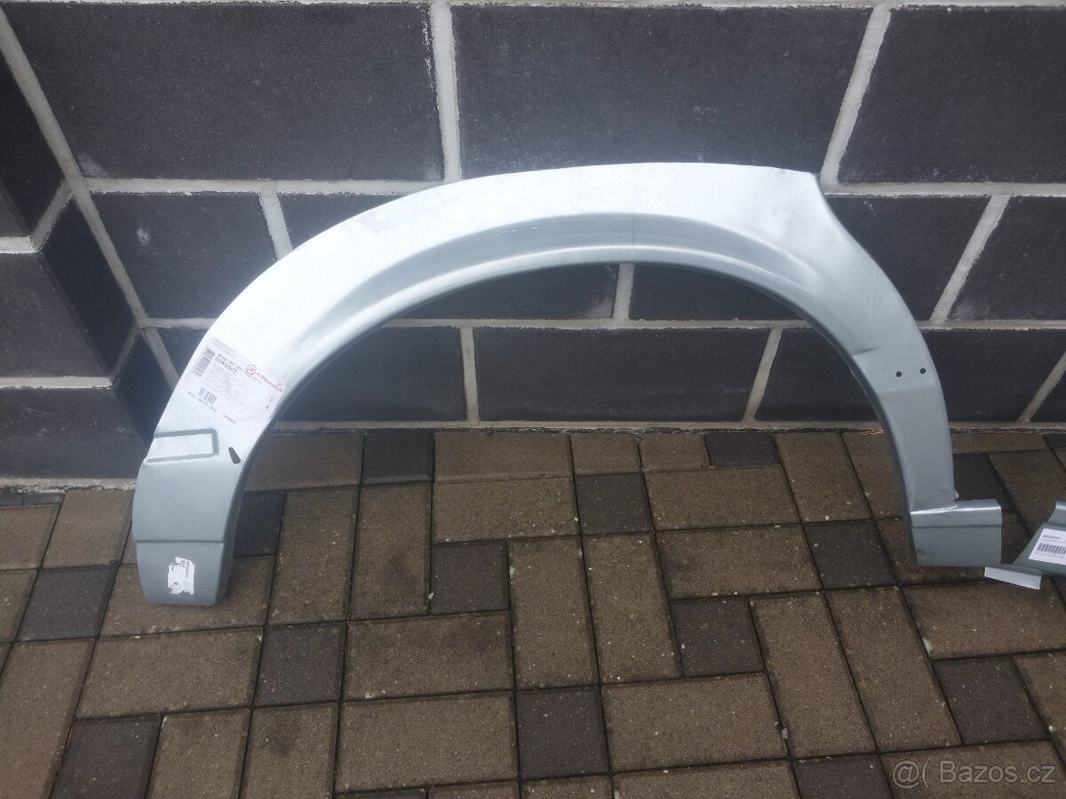 BMW e23 zadní lemy - 3