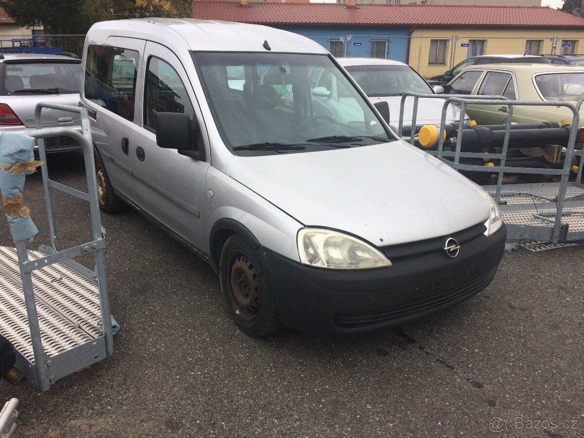 Opel combo 1.7dti 5.míst - 3