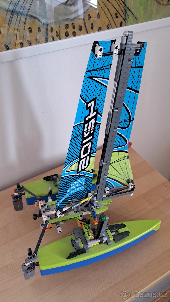 LEGO Technic 42105 Katamarán - 3