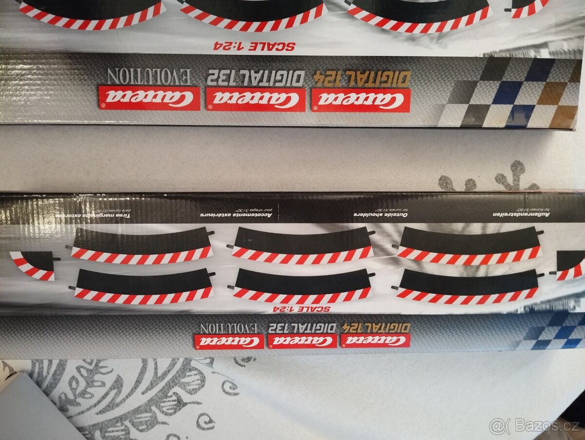 Autodráha Carrera digital 132 - 3