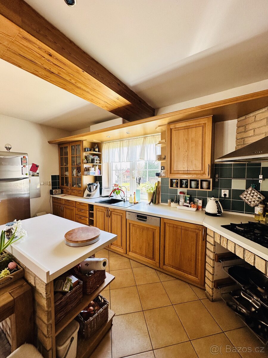 Dubová kuchyň s ostrůvkem - 3