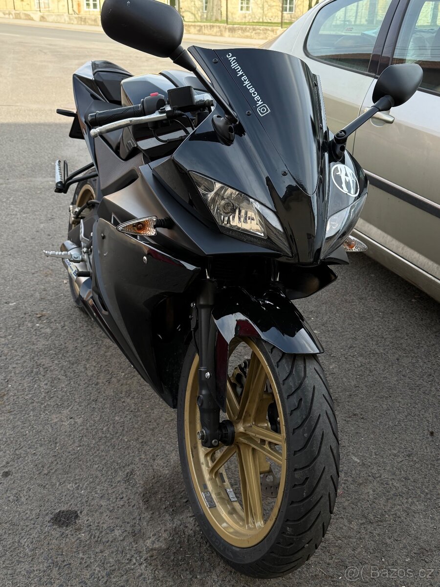 Yamaha yzf r125 - 3