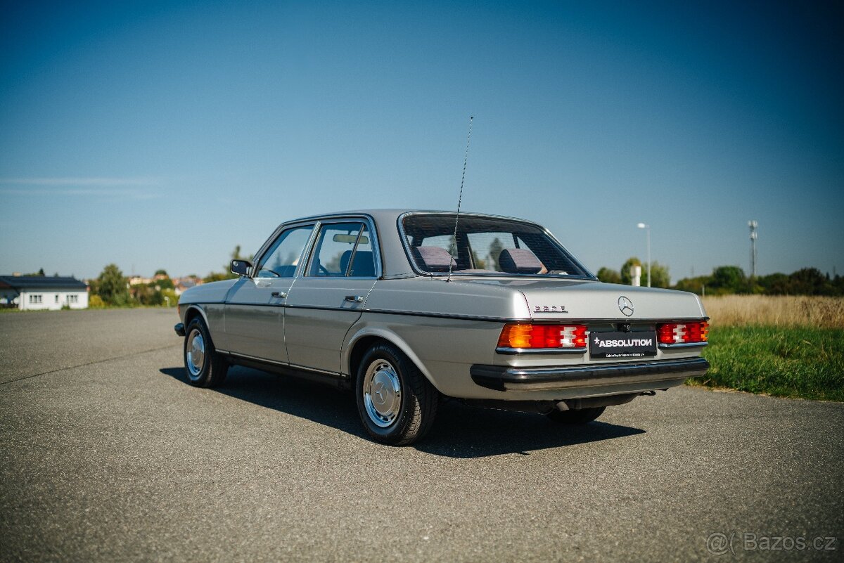 Mercedes-Benz 230 e (W123), automat, 2.majitel - 3