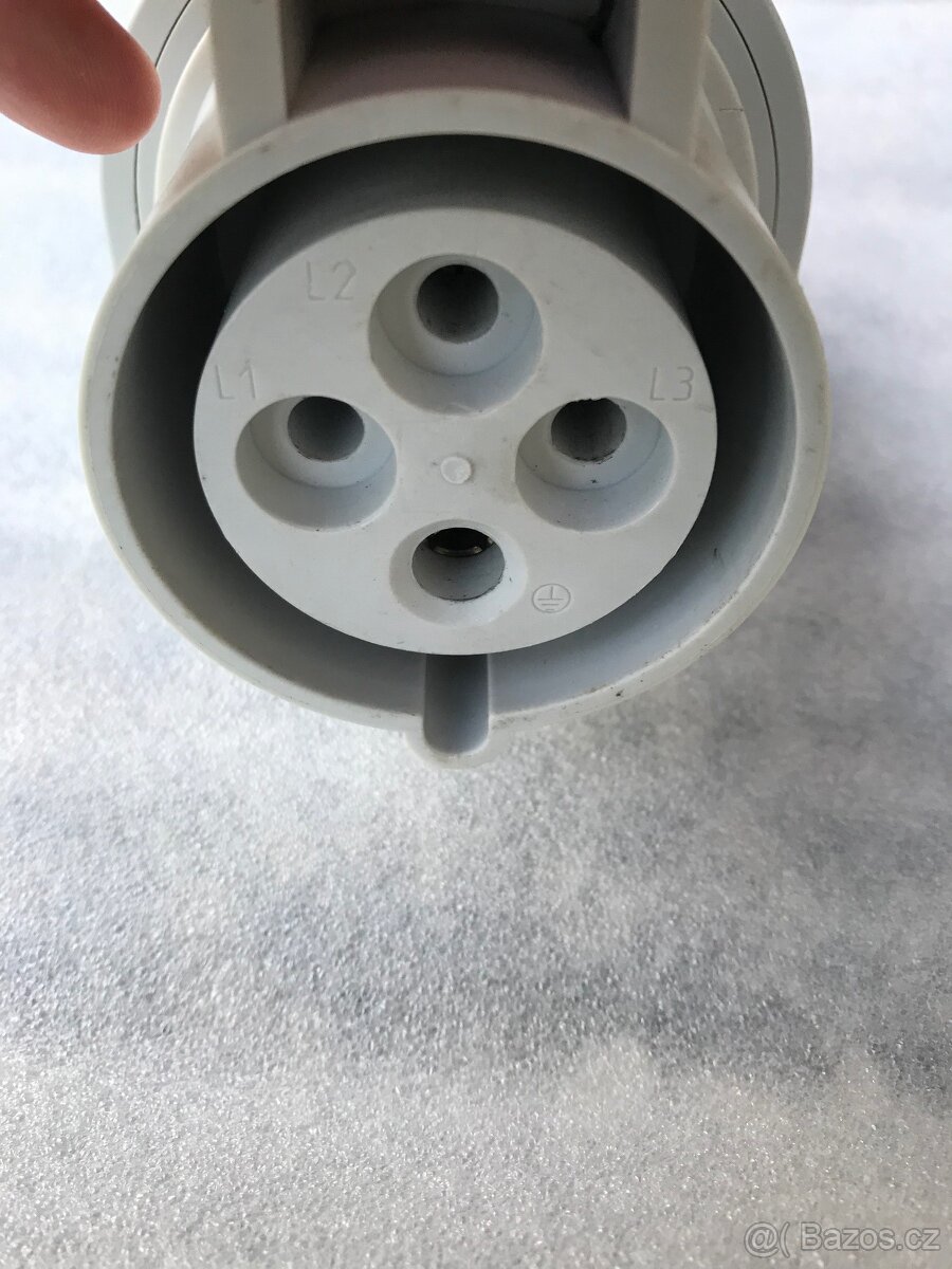 3 fazová zásuvka, 4 kolík, SEZ D. Kubín - 3