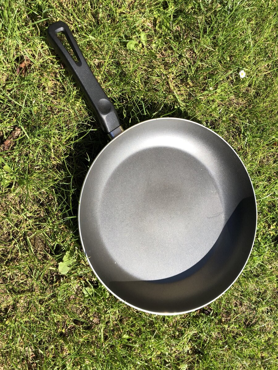 Dortové formy, pánve, nůžky, kuchyňské spotřebiče - 3