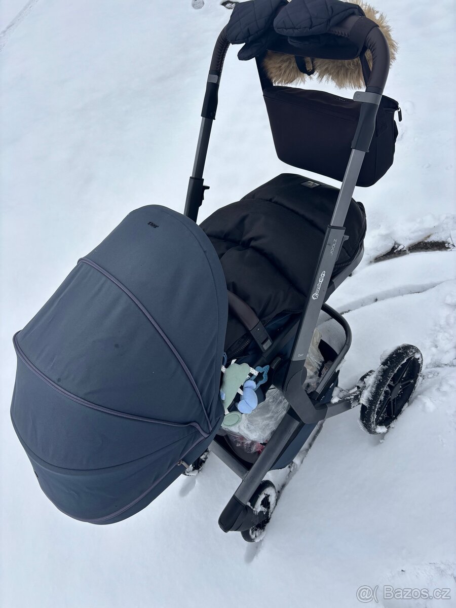 Prodám Joolz Day 5 v barvě Navy blue - 3