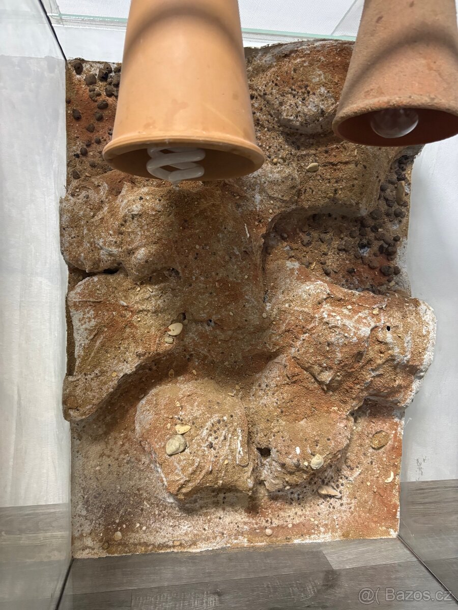 Skleněné terárium 70 × 50 × 40 cm (v × š × h) - 3