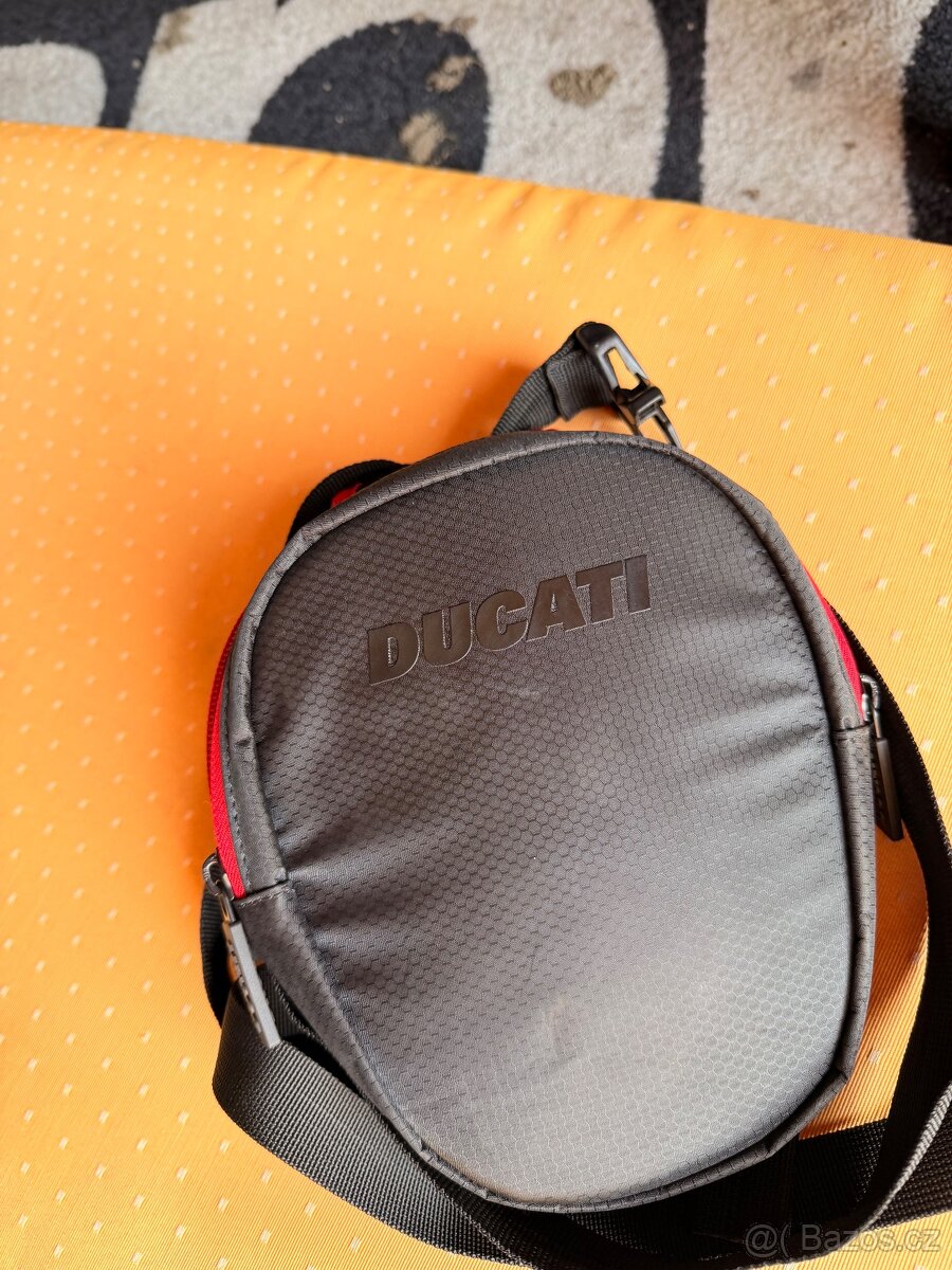 Ducati kapsa na stehno, brašna - 3