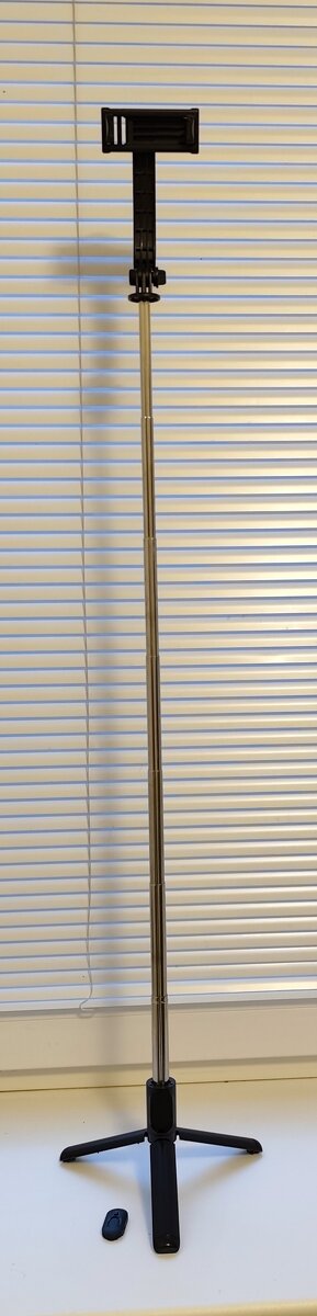 selfie tyč se stavivem a dálkovým ovládáním - 3