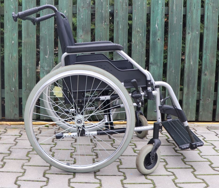 033-Mechanický invalidní vozík Meyra. - 3
