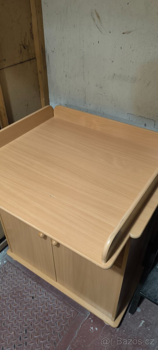 Přebalovací pult s komodou - 3