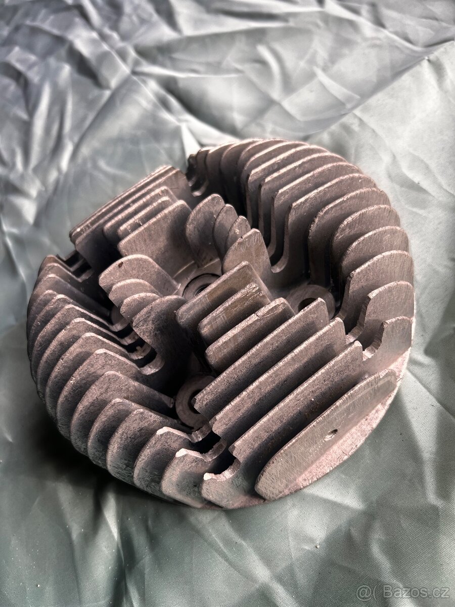 Hlava válce Jawa 559 - 3