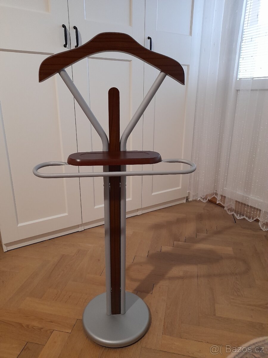 Němý sluha - stojan na oblečení - 3