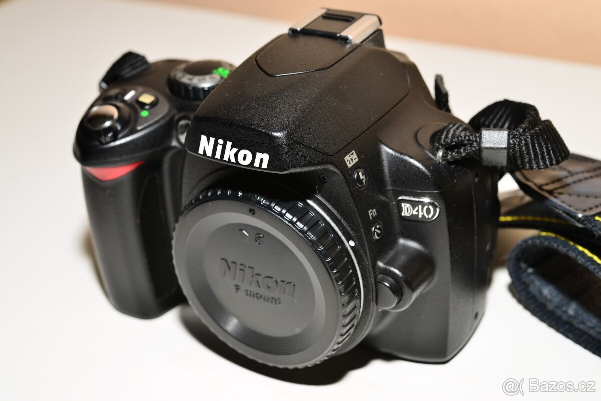 Nikon D40 + příslušenství - 3