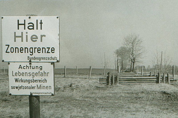 plechová cedule: Pozor Oblast působení sovětských min - 3