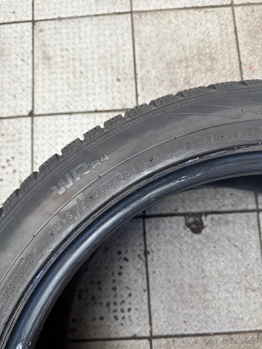 235/45R19 99V - 3