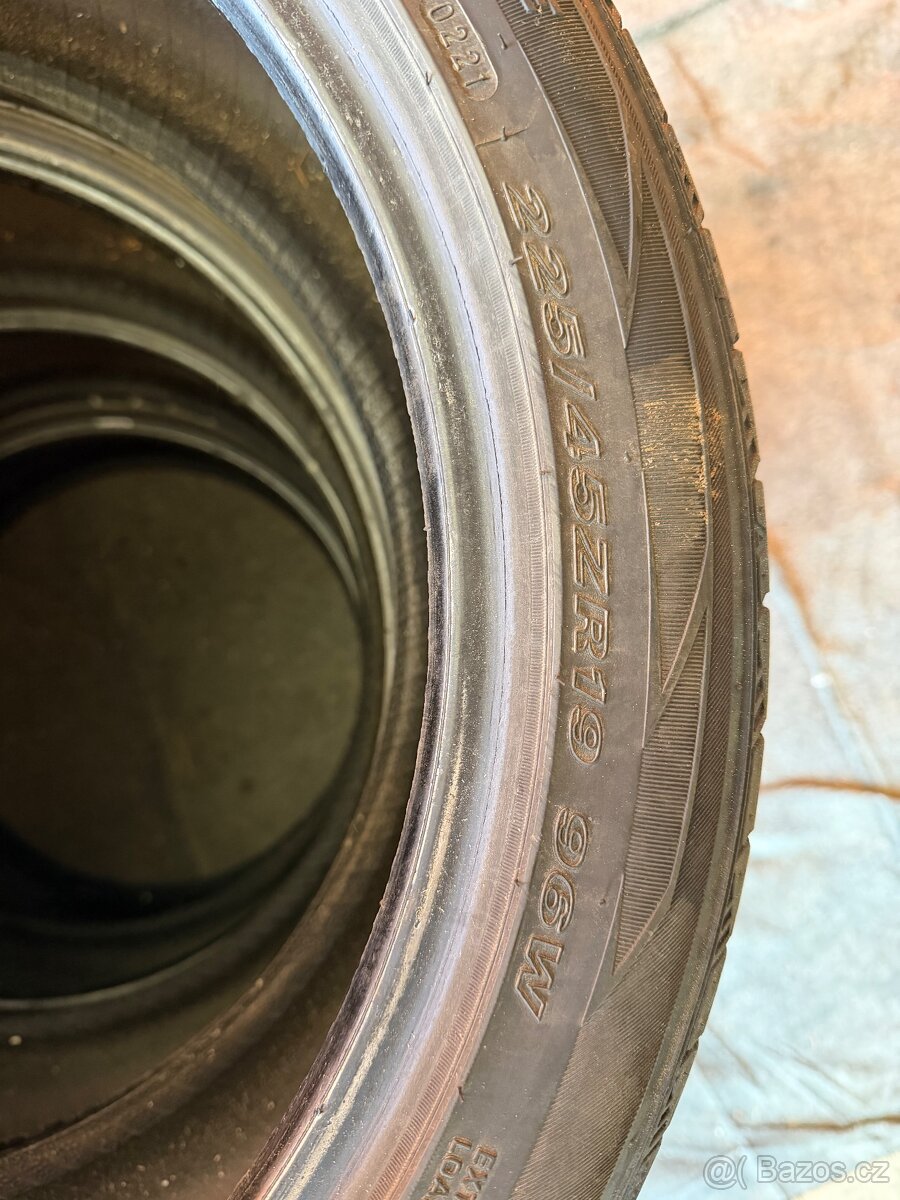 Pneumatiky 225/45 R19 letní - 3