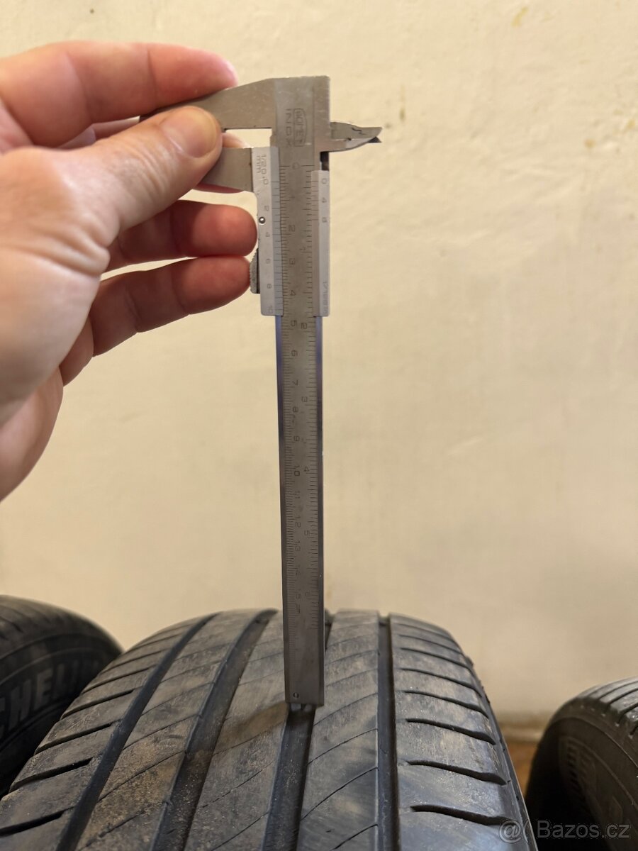 Prodám pneu Michelin 215/60r16 - 3