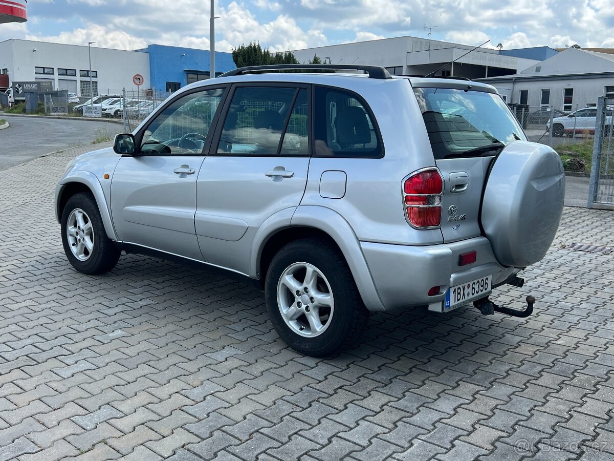 Toyota RAV4 - 3