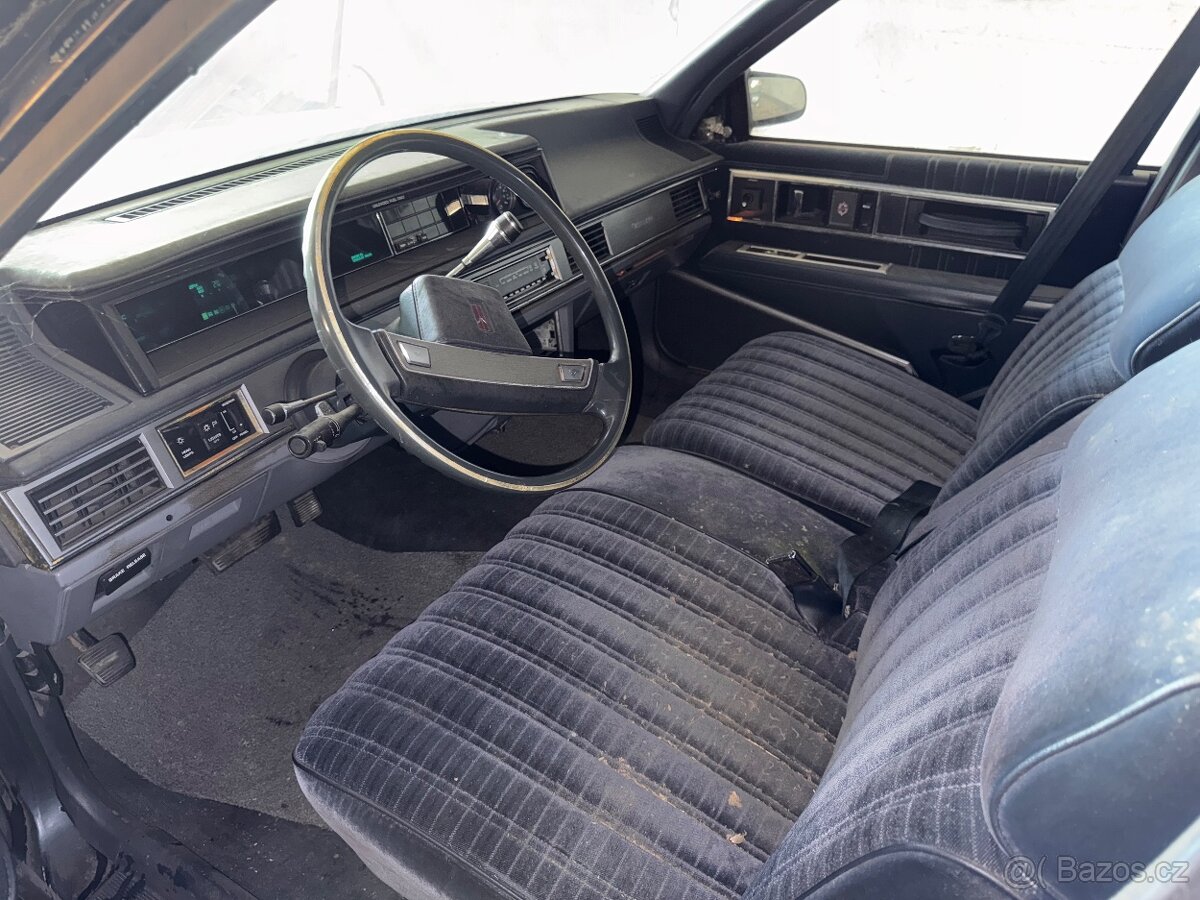 OLDSMOBILE DELTA 88 1987 - 3