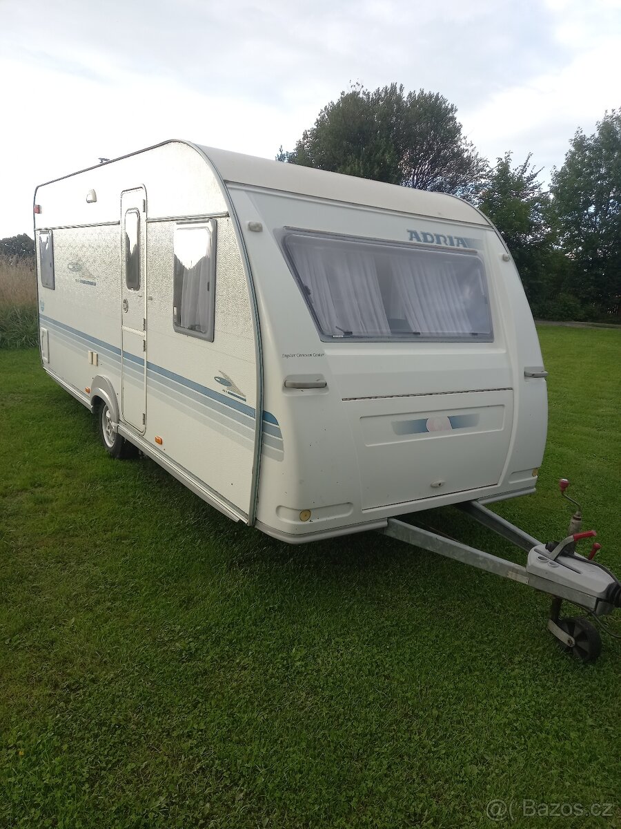 Prodám karavan adria adora 512 up. El pojezd.. předstan