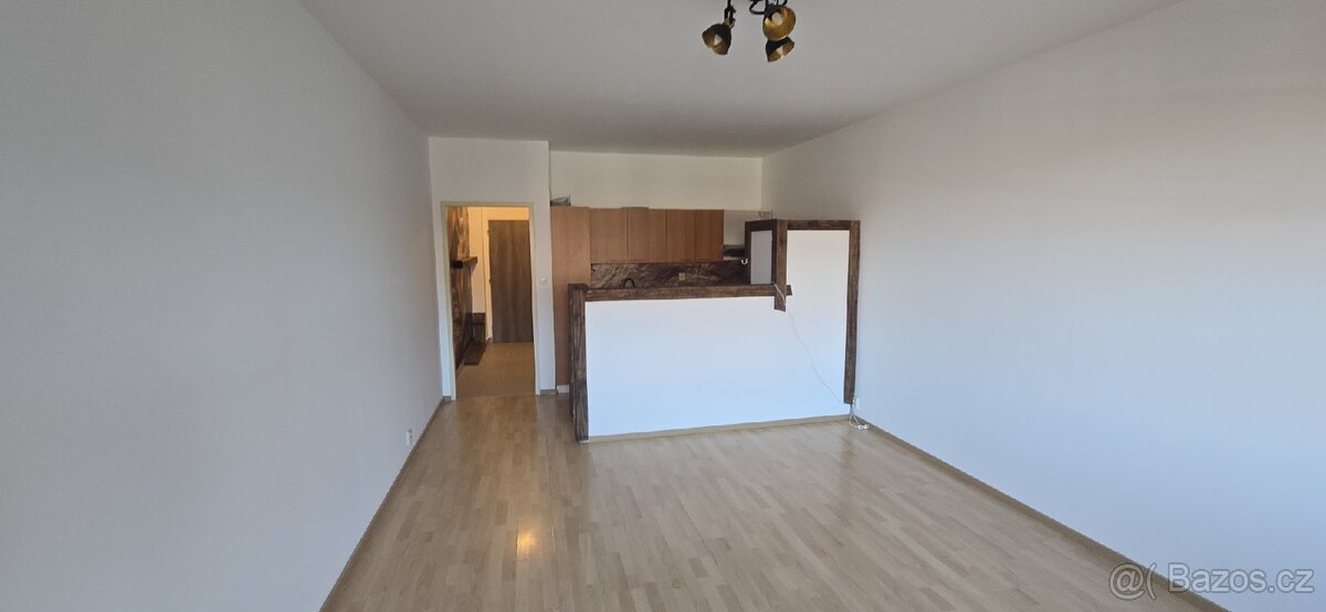Pronájem 1+kk s balkonem, 36 m² – Liberec, naproti O2 aréně - 3