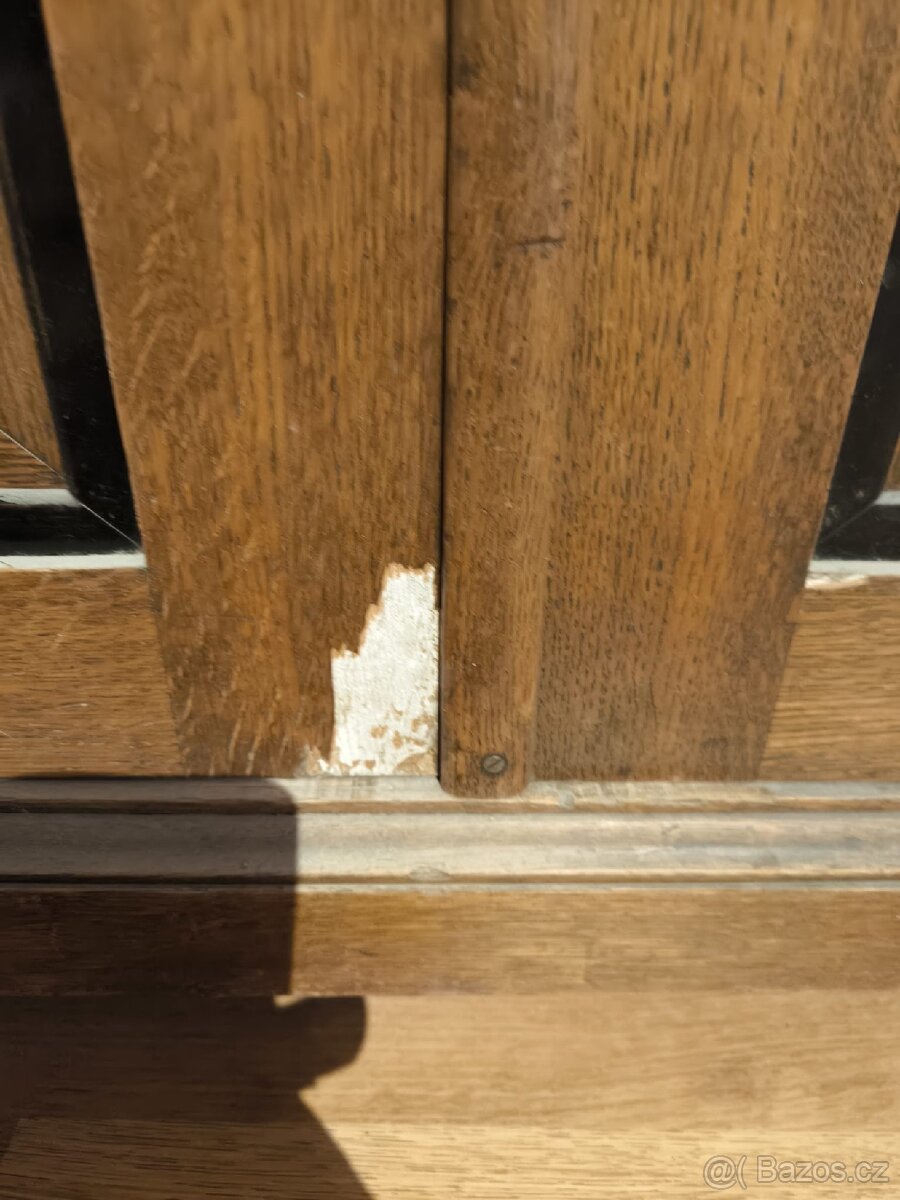 Starožitná knihovna s vitrínou - 3