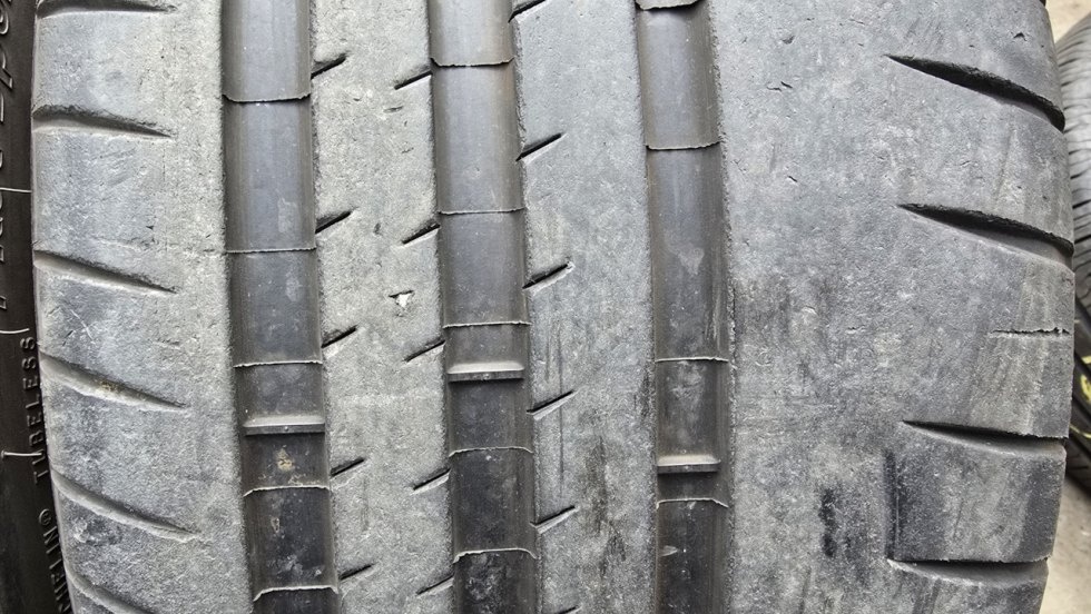 Letní pneu 245/35/20 Michelin - 3