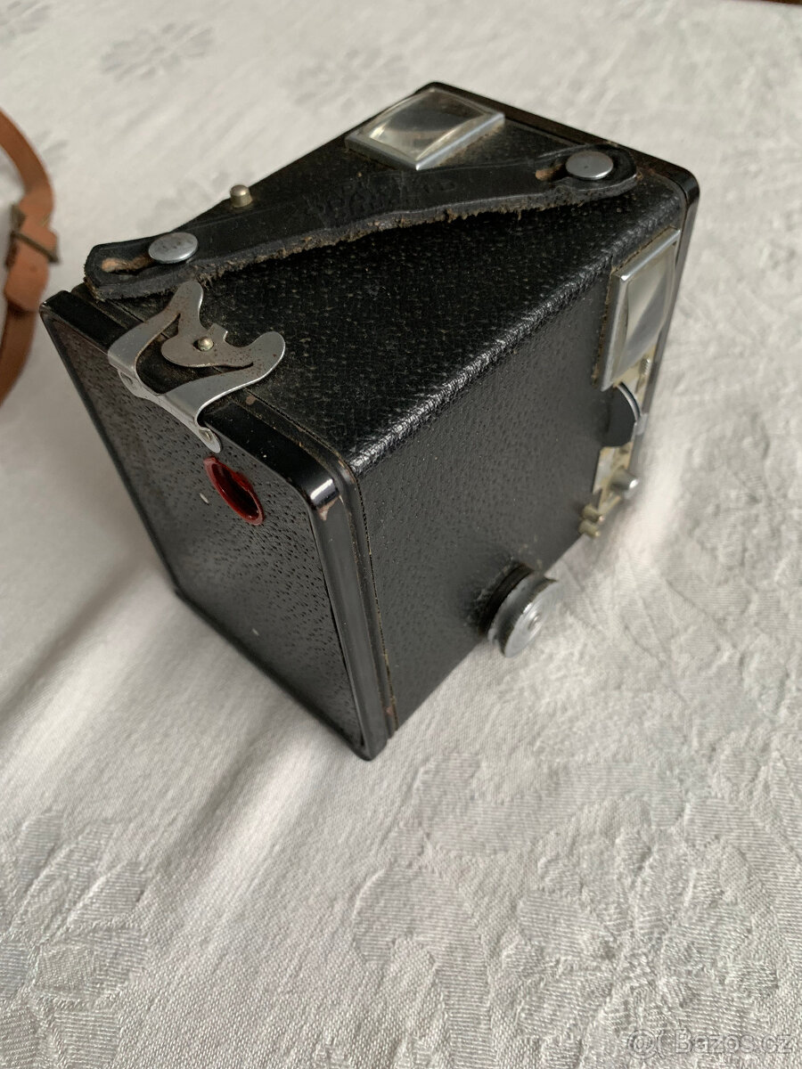 KODAK SIX-20 BROWNIE E - 3