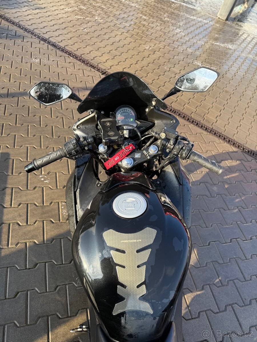 Honda CBR 125R - 3