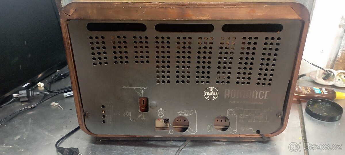 Staré rádio Tesla romance - 3