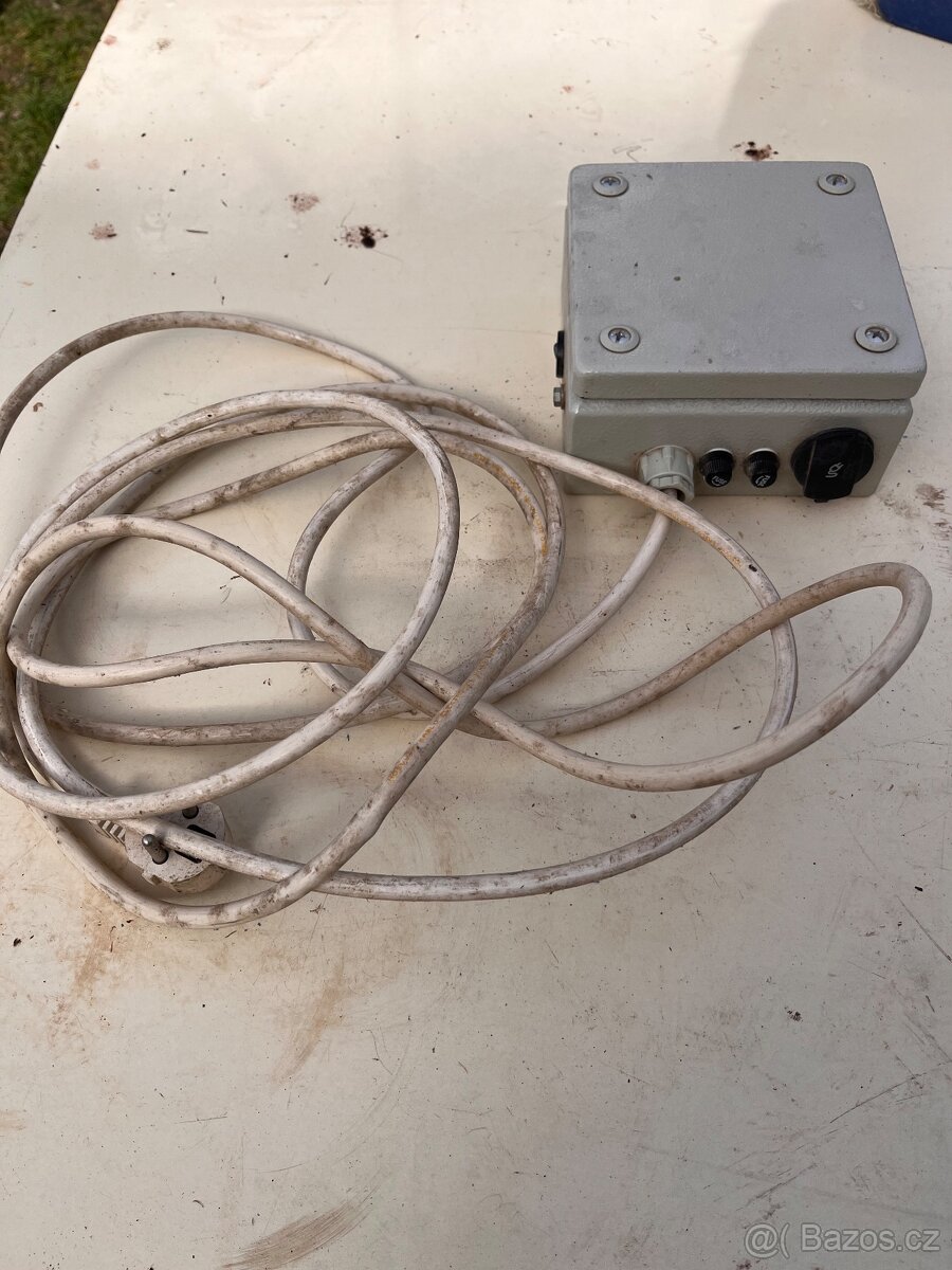 Trafo / Zásuvka / Redukce 230/12V - 3