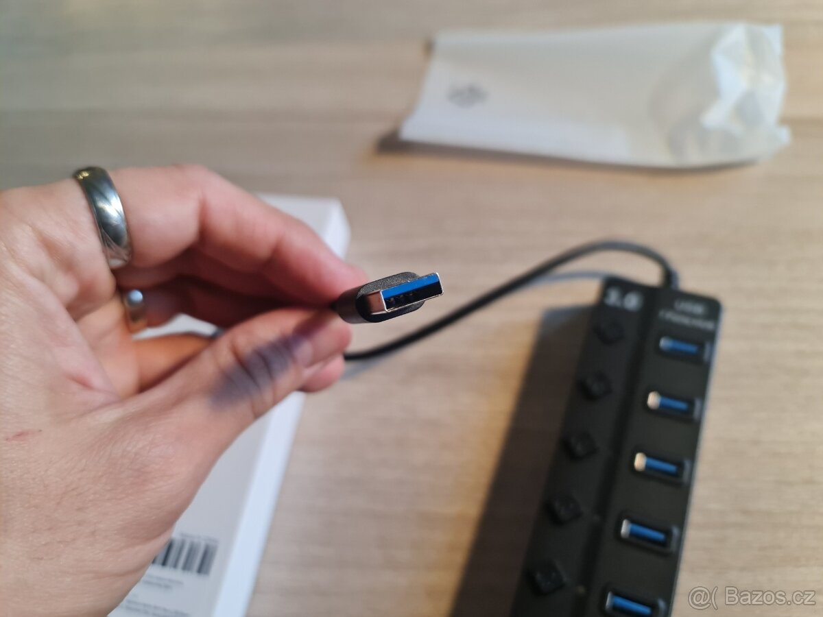 USB3 HUB 7v1 portů s vypínáním nové - 3