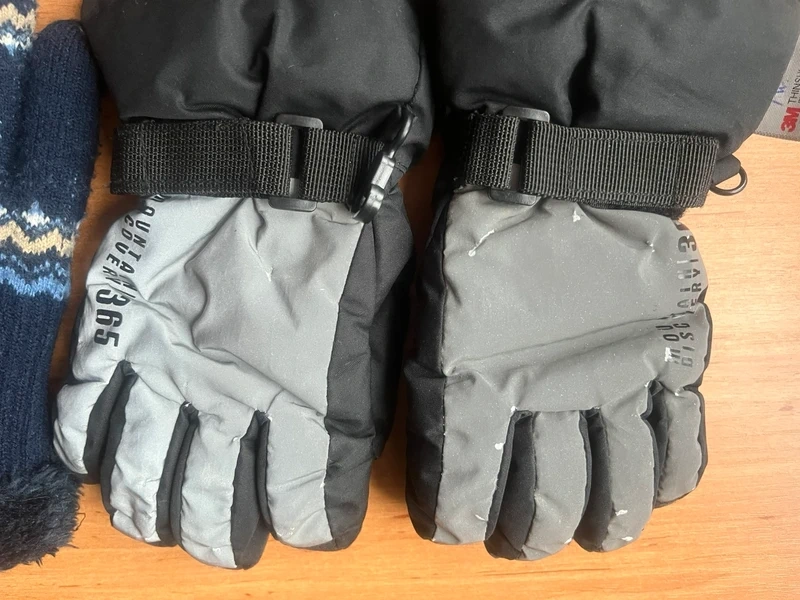 Prodám 2x rukavice 122/128(cca 7 let) - 3