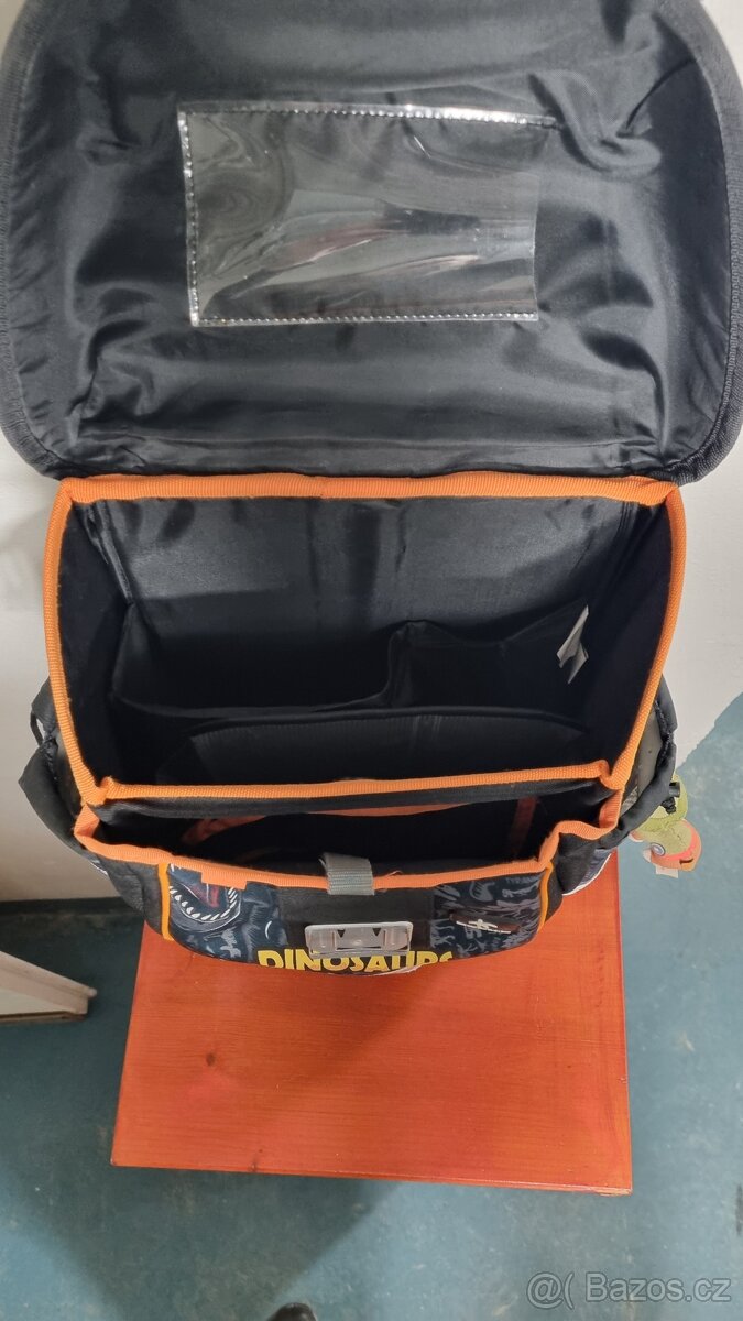 Aktovka s dinosaury. - 3