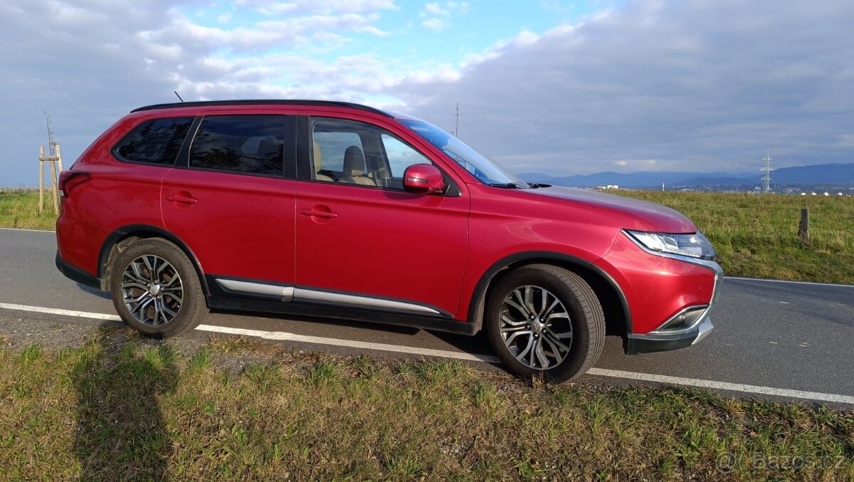 Mitsubishi Outlander 2.4 + LPG • 4x4 • 7 míst • Automat - 3