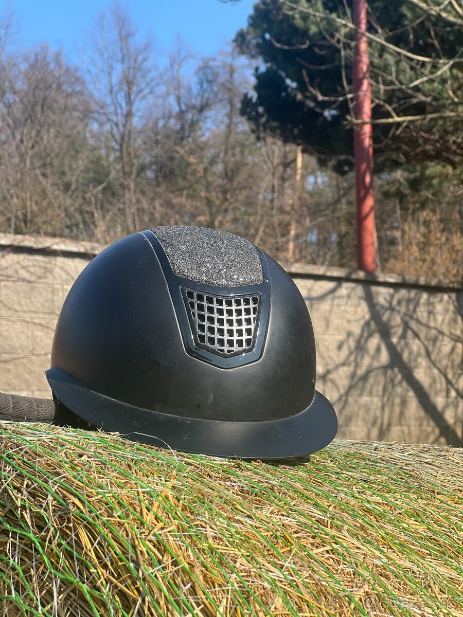 Jezdecká helma HKM - 3