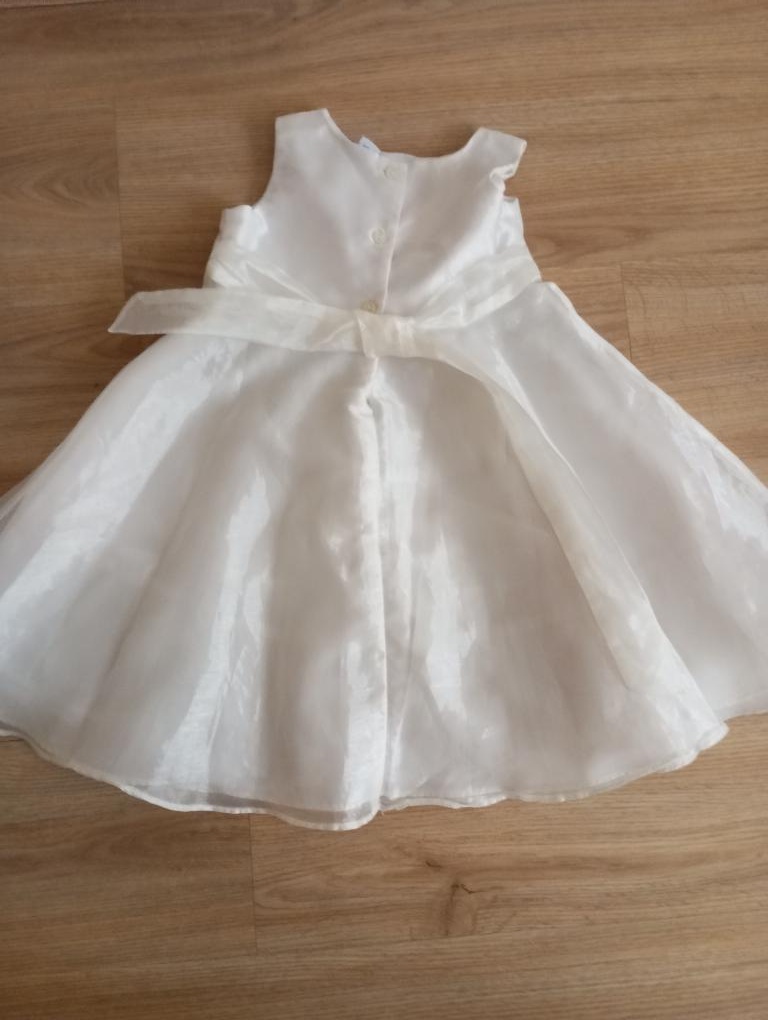 Bílé šatičky - vel. 18-24 m.. - 3