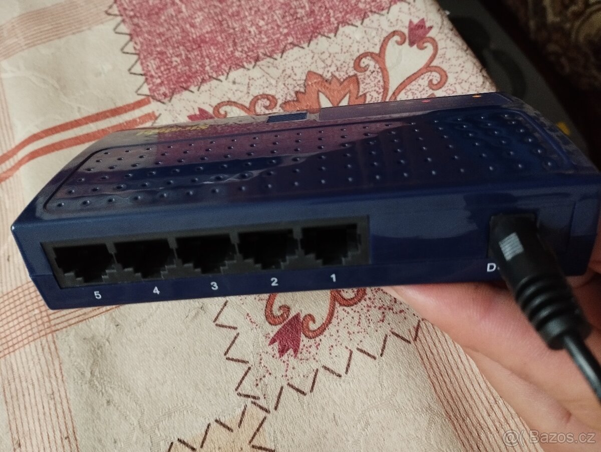 Switch StraightCore PSW-205 5xLAN 4xPoE - 3