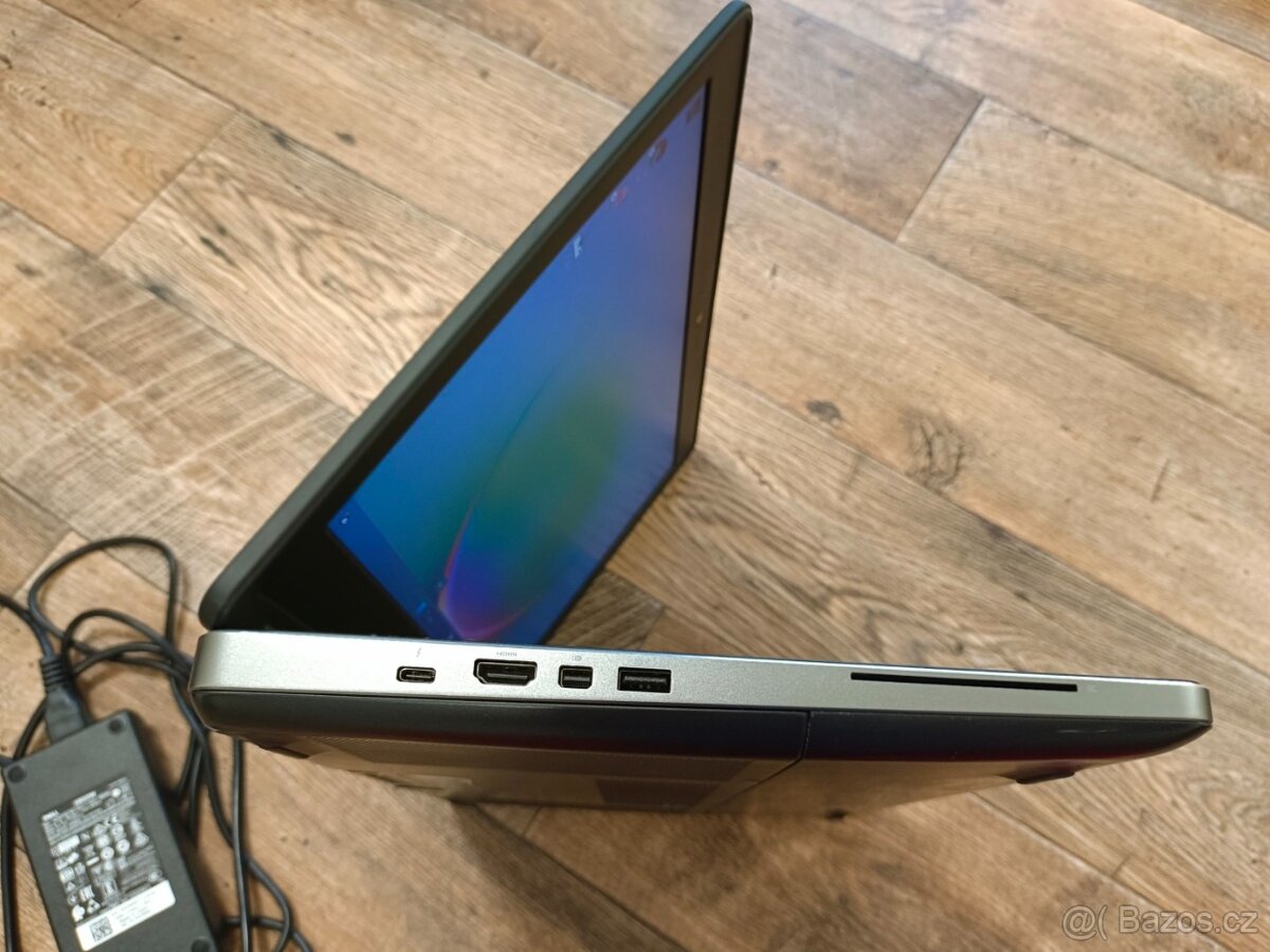 Profi notebook Dell Precision 7520, i7, SSD 500, grafika 4GB - 3
