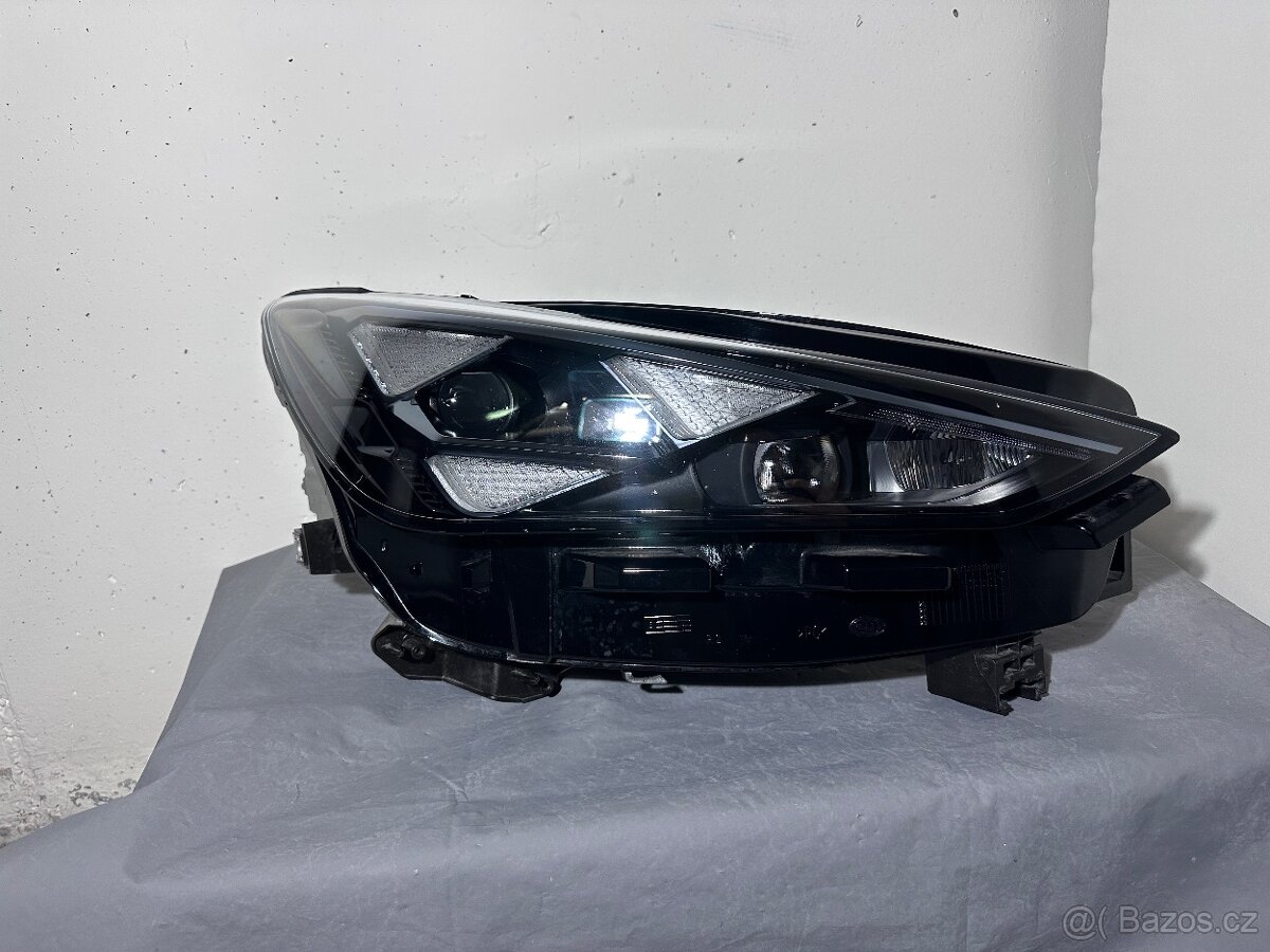 Cupra Tavascan pravé světlo - 3