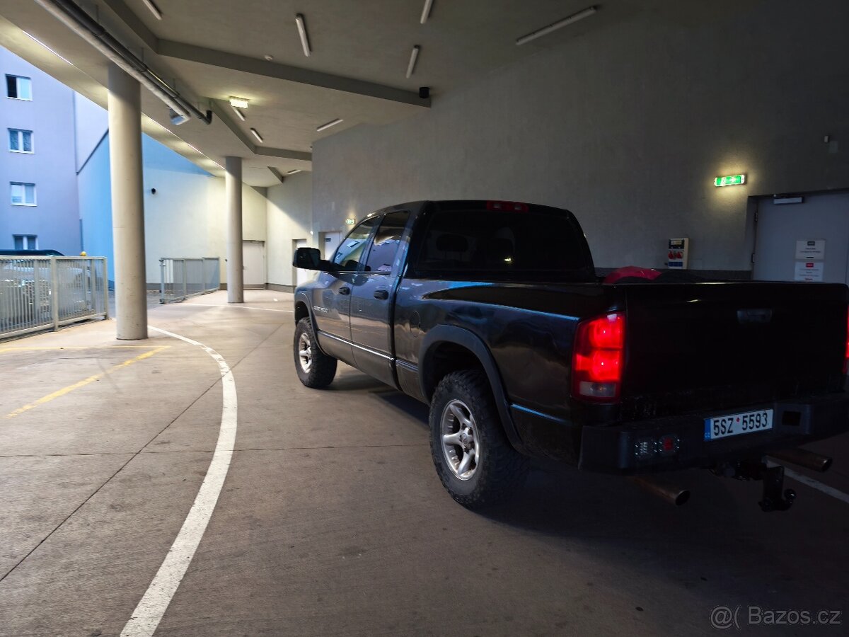 Dodge RAM 1500 5.7hemi
